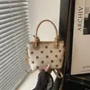 Bolso Cruzado Informal para Viajes Cotidianos Lona de Lunares Estilo Nuevo Bolso Versión Coreana Bolso de Nicho 2026 Bolso de Mano Versátil de Gran Capacidad para Mujeres