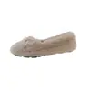 Otoño e invierno cálidos y dulces nuevos 2026 mocasines planos de felpa de corte bajo con lazo, zapatos peludos, zapatos de algodón para mujer para uso en exteriores