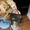 Bolso de Hombro Cruzado de Alta Gama Nuevo para Mujer Primavera 2026, Bolso Cuadrado Pequeño de Moda Versátil Simple Retro
