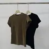 Camiseta redonda de veludo vintage de alta qualidade para mulheres, fina para o início do outono, modelagem que afina, ombro direito, mangas com babados pequenos, top de base