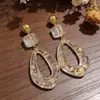 Aretes Europeos y Americanos Retro Medievales Vintage Serie Oro Aretes Chapados en Oro No Colisionantes Aretes de Alta Gama para Mujer