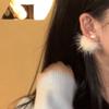 Pendientes de visón peludos de regalo de lujo ligero Dongju, aretes coreanos de estilo suave con clip para la oreja sin perforación, aretes lindos para mujer