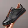 Sapatos Casuais Masculinos de Couro Bovino de Primeira Camada, Sapatos Masculinos de Couro Genuíno, Sapatos Brancos Slip-On, Sapatos Masculinos Versáteis, Sapatos Respiráveis de Cano Baixo