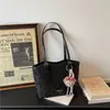 Bolso Tote de Gama Alta de Nicho, Bolso de Hombro Versátil y de Moda, Bolso de Hombro o Axila de Gran Capacidad Estilo Coreano
