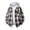 Camisa de Manga Larga a Cuadros para Hombre 2026, Estilo Hong Kong, Moda Trendy, Holgada, con Capucha, de un Solo Bolsillo para Hombre