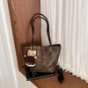 Novos Pingentes para Bolsas Simples Mini Toque de Luxo Bolsas Tote para Férias Preguiçosas para Mulheres Outono Inverno Bolsas de Mão Retrô