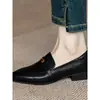 Encontro de Moda Temporada 2026 Primavera Mocassins Femininos Slip-On Salto Baixo Emagrecedor Bico Fino Salto Bloco Sapatos Únicos