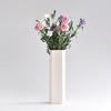 Venta al por mayor Cerámica Creativo Blanco Jarrón Moderno Simple Porcelana Adornos para Sala de Estar Decoraciones para el Hogar Flor de Flor Seca Arreglos Florales