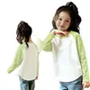 Camiseta Base para Niñas Estilo Coreano Nueva de Primavera y Otoño con Dobladillo Curvo, Camiseta de Manga Larga Color Bloque para Niños Mayores, Top de Moda Ajustado