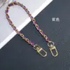 Lujoso Lanyard Pequeño de Cuero Estilo Chanel para Teléfono con Cadena Metálica, Accesorio de Bolso de Cadena Tejida, Pulsera Corta de Mano Estilo Diosa