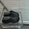 Nuevos Zapatos de Viaje Gruesos para Mujer 2026, Adecuados para Usar al Aire Libre en Verano, Sandalias Abiertas para Estudiantes, que Aumentan la Altura