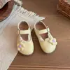 Sapatos de Couro com Flores para Meninas Pequenas 2026 Nova Coleção Primavera/Outono Sapatos Infantis Sapatos de Princesa para Meninas Pequenas Sapatos Macios para Bebês