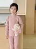Ropa de Casa de Doble Capa de Seda y Lana para Niños Otoño e Invierno Conjunto de Ropa Interior Térmica Engrosada Ropa y Pantalones de Otoño para Niños y Niñas