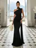 Vestido Largo de Noche Estilo Europeo Asimétrico de Tirantes al Cuello Hombros Descubiertos Bodycon Cola de Sirena Cinta Personalizado