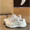 Zapatos de papá de suela gruesa que aumentan la altura para mujer, transpirables, versátiles, zapatillas de entrenamiento alemanas, súper calientes 2026 nuevo lanzamiento de otoño, zapatillas deportivas casuales con superficie de malla