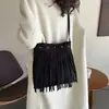 Bolso de Mujer con Borlas Creativas de Nicho, Bolso de Hombro con Personalidad de Moda Callejera, Bolso Cruzado Versátil Elegante Nuevo de Invierno para Mujer