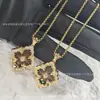 V Oro Versión Alta Tela Familia Ópera Casa Collar Trébol de Cuatro Hojas Cepillado Corte Blanco Nácar Esmalte Grueso Chapado 18k Collar Tamaño Grande