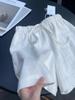 Shorts Largos de Algodão e Linho Branco Finos para Mulheres, Novo Estilo Verão 2026, Cintura Elástica com Cordão, Shorts Curtos de Linho Modelo A, Modernos