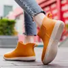 Botas de Chuva de Moda Transfronteiriças Femininas Antiderrapantes Sapatos de Borracha para Cozinha Forrados com Lã Roupas Externas Quentes Botas de Chuva Estilo Coreano Versátil Impermeável Sapatos para Lavagem de Carro