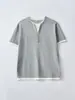 Ropa Masculina Apo Transfronteriza Camisa de Punto con Cuello en V y Retazos Falsa de Dos Piezas para Hombre, Camiseta de Lino de Manga Corta Estilo Old Money de Verano.