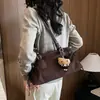 Bolsa de Hombro para Mujer Estilo Súper Caliente Transfronteriza Gamuza Mate Debajo del Brazo Nueva Moda 2026 Chic para el Trabajo de Mano