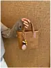 BLD2026 Bolso Nuevo Bolso de Mujer Moda Tendencia Bolso Cuadrado Pequeño Colgante Popular de Felpa Bolso de Hombro Único Bolso Cruzado Alta Gama