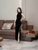 Vestido Sexy para Discoteca, Maduro y Elegante, Impresionante Vestido Bodycon Negro de Terciopelo con Cuello Halter y Abertura