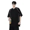 Camiseta Masculina de Manga Curta com Retalhos Desconstruídos Verão Novo Streetwear Americano Pesada Jovem Solta Casual Manga Meia-manga