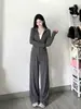 Conjunto esportivo casual estilo coreano para mulheres no outono, jaqueta moletom slim fit e calça pantalona, um conjunto completo deslumbrante