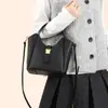 Bolsa Saco Grande Tendência e Fashion Simples Bolsa de Mão Moda Inverno 2025 Versátil Ombro Transversal