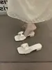 Chinelos de Exterior Estilo Fada com Salto Grosso de Alta Qualidade Estilo Coreano para Mulheres, Coleção Verão 2026, Adequados para Combinar com Vestidos, Sandálias de Uma Tira Estilo Festa
