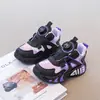 Tênis Leves Giratórios com Botão para Meninas Modelo Novo Primavera 2026 Sapatos de Basquete para Campus de Alunos do Ensino Médio Tênis de Corrida para Crianças