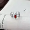 Caixa Surpresa ao Vivo Anel Aberto Vermelho Zircônia Resistente Luxuoso Bola Cintilante Anel de Empilhar Nicho High-End para Mulheres