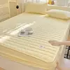 Lençol de Cama Acolchoado Impermeável à Prova de Urina de Três Camadas, Capa de Cama de Algodão Lavável para Cama de Solteiro, Lençol de Cama de Solteiro, Fronha de Almofada de Solteiro, Conjunto de Três Peças, Cor Sólida