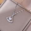 Collar para Mujer, Estilo Coreano, Nuevo Pendientes de Perlas de Sirena Huecos en Forma de Abanico Microincrustados, Celebridad de Internet Incrustado con Circonita Accesorio Simple y Elegante