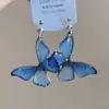 Brincos de Borboleta com Flores Frescas Coloridas, Design Personalizado Assimétrico Divertido, Brincos Versáteis, Brincos Doces e Delicados