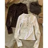 Camiseta Feminina de Manga Longa com Gola Henry e Botões Florais, Outono e Inverno, Veludo Escovado, Corte Slim, Estilo Coreano, Top Emagrecedor