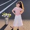 Conjunto casual de dos piezas moderno y versátil para niños de mediana edad y mayores, Conjunto de dos piezas de verano para niñas pequeñas, Dulce conjunto de falda para niñas jóvenes