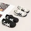 Zapatos Agan para Niños 2026 Nuevos Zapatos Deportivos de Primavera/Otoño para Bebés Niños Transpirables Antideslizantes Zapatos de Skate Niñas Zapatos Individuales Modernos