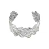 B3319 Joia de Mão Personalizada Retro Transfronteiriça para Mulheres, Luxo Acessível, Estilo Descolado, Pulseira com Abertura de Folha, Casual e Versátil