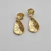 Pendientes Retro de Múltiples Estilos con Toque de Alta Gama Textura Exagerada Colgante Geométrico de Corazón Adornos de Oreja de Aleación Venta al por Mayor
