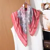 Lenço Quadrado Elegante Floral 70cm para Mulheres, Lenço de Seda Suave e Gracioso, Novo Lenço Decorativo Versátil de Primavera e Verão, Lenço de Pescoço para Mulheres