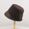 Chapéu de pescador novo simples com retalhos listrados de outono e inverno coreano para mulheres, moderno e versátil, chapéu bucket de viagem estilo irregular