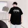 Camiseta Masculina Plus Size com Estampa de Letras de Manga Curta, Verão, Caimento Solto, Versátil, Casual, Retrô Americano, Desgastada, Algodão Puro, Manga Meia