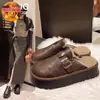 Zapatos de algodón tipo Birkenstock de suela gruesa y peludos para mujer, diseñados para uso en exteriores, colección otoño/invierno 06, estilo fácil de poner, cálidos y cómodos para uso en interiores, diseño de media zapatilla
