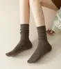 Calcetines de lana lisos para otoño e invierno, calcetines de media pantorrilla para mujer, gruesos y cálidos, adecuados para usar en capas, calcetines largos beige versátiles para el invierno