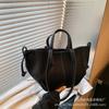 Bolsa Retrô de Grande Capacidade Transfronteiriça para Mulheres 2026 Novo Estilo Casual Versátil Bolsa de Ombro para o Dia a Dia Bolsa de Mão Tote