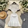 Vestido de punto francés vintage de color contrastante con cuello en V, manga corta, hebilla metálica en la cintura, ajustado, de verano, para mujer, estilo cola de pez