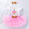 Nova Roupa de Verão para Crianças de 0-2 Anos Roupa de Bebê com Manga Curta Estampada de Desenho Animado Conjunto de Três Peças com Saia Tule de Rede