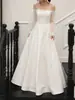 Vestido de novia ligero estilo coreano con mangas largas de satén sin hombros, adecuado para fotografía de viajes al aire libre, ofrece una sensación de alta gama, ideal para compromiso y registro, vestido de noche estilizado, largo hasta el suelo